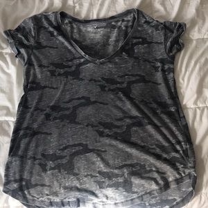 American Eagle camo tee